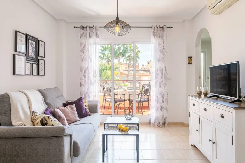 Appartement avec terrasse, piscine et jardin | Vue lac - Image 1