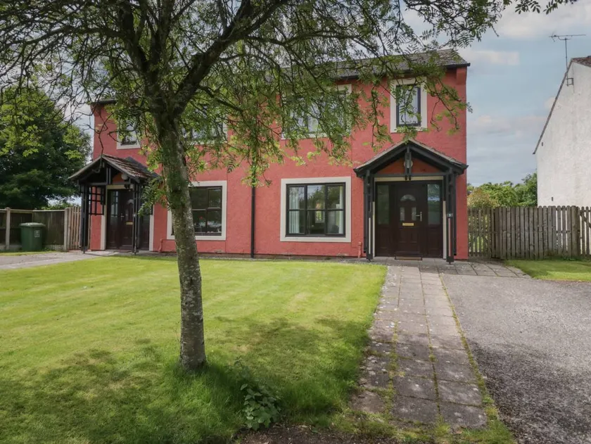 Family-oriented charming cottage with garden - Image 1
