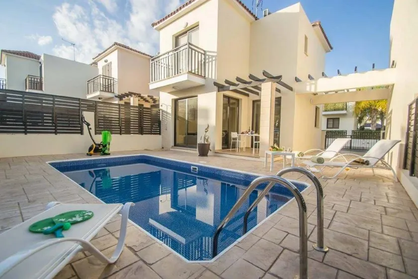 Villa with barbecue - Image 1