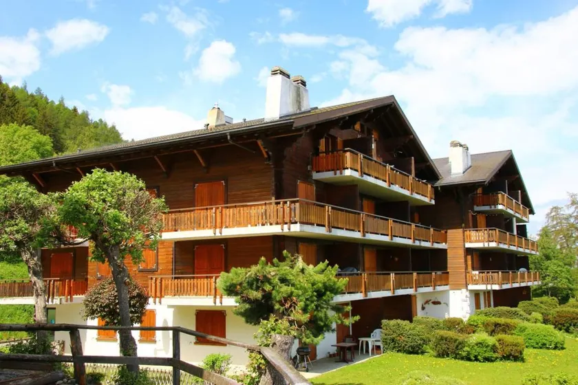 Fully equipped wonderful flat with garden | Mountain view | Close to the ski - Image 1