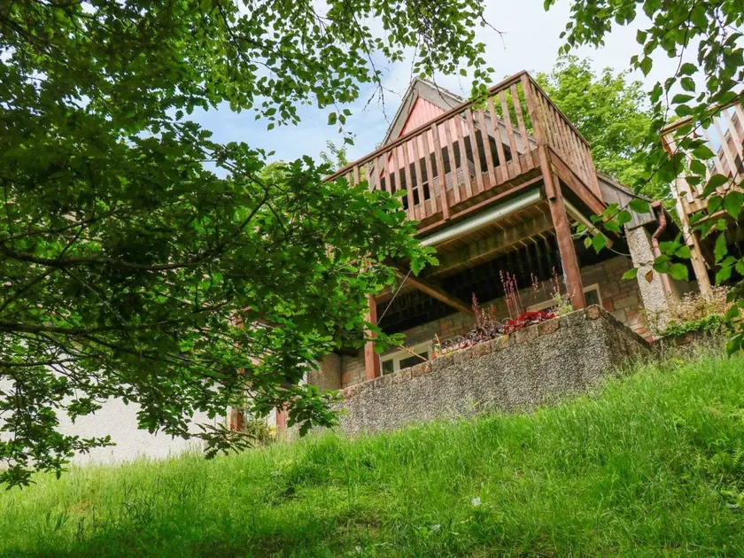 Family-friendly nice cottage with garden, jacuzzi & pool | Pets allowed - Image 1