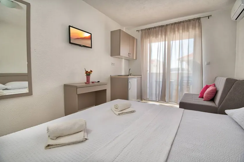 Apartments Ćapeta Neum - Studio Apartment with Balcony 3 - Image 1