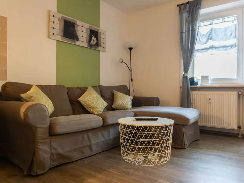 Mit zwei Schlafzimmern und Balkon - Image 1