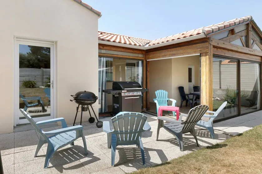 Fully equipped pleasant holiday home with garden, terrace & BBQ | Garden view | Close to the beach - Image 1