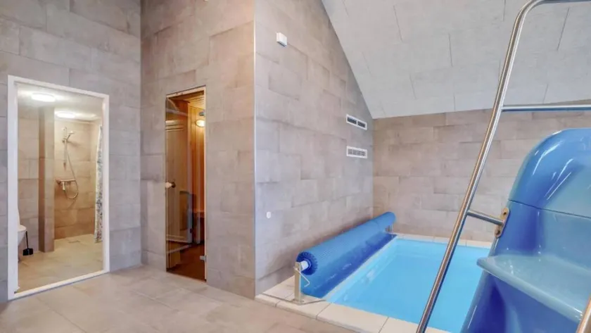Holiday home with pool, terrace & barbeque | Dogs allowed - Image 1