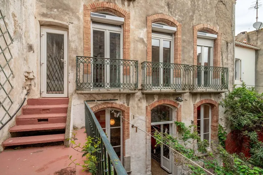 Holiday Home 'Massenet' with Shared Terrace, Private Garden and Wi-Fi - Image 1