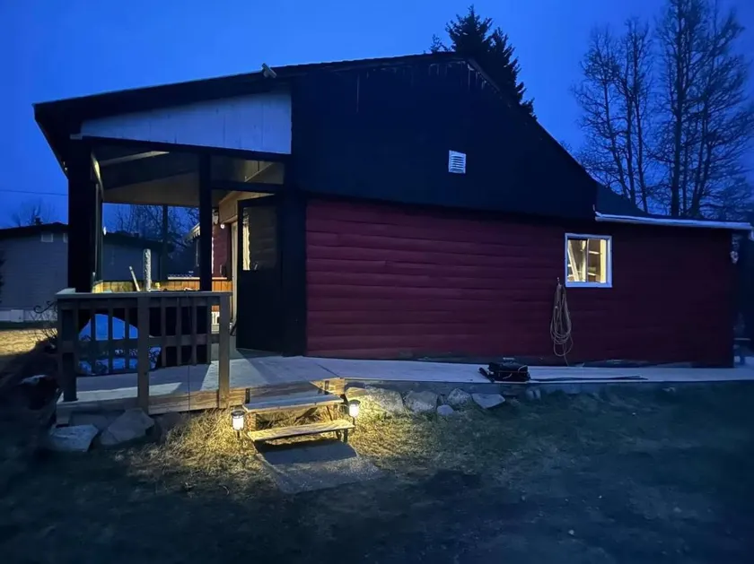 House with barbecue & garden - Image 1