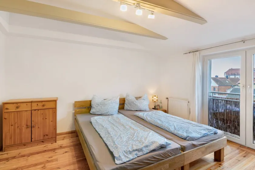 Flat | Garden view - Image 1