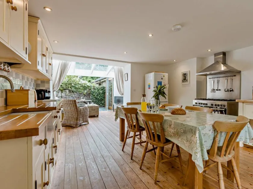 Fully equipped cottage with garden | Pet-friendly - Image 1