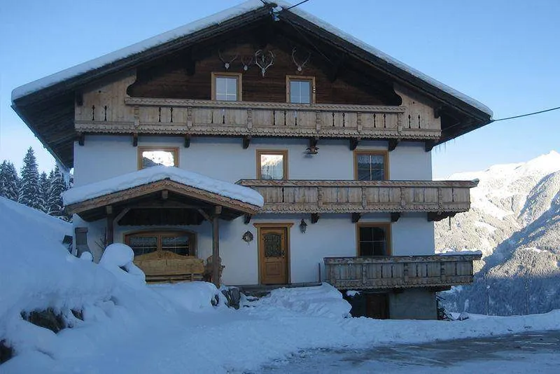 Charming holiday home with terrace - Image 1