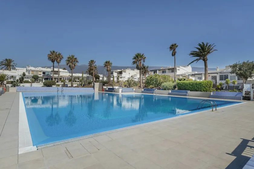 Ferienwohnung mit beheiztem Pool, Garten und Terrasse | Meerblick | Ideal für Homeoffice - Image 1