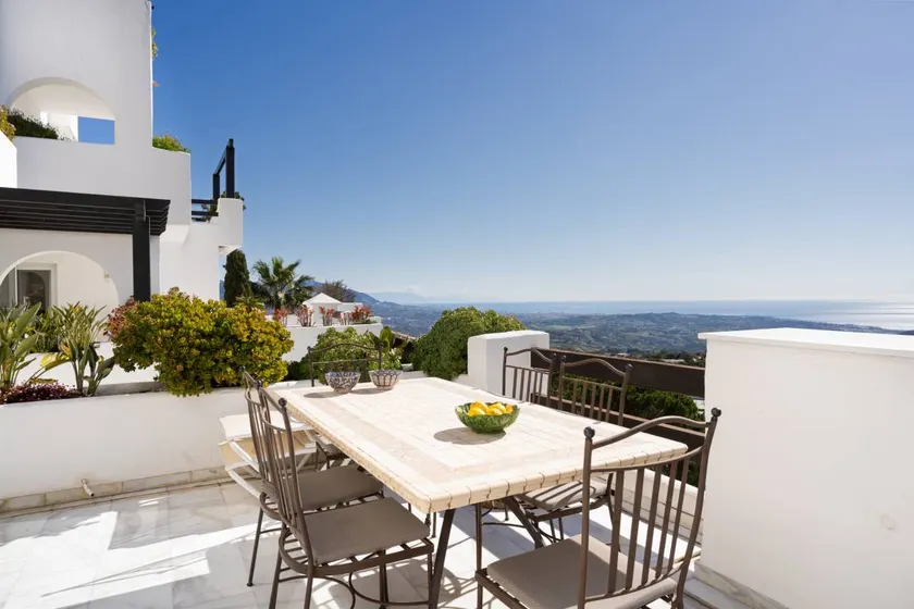 Appartement de vacances entièrement équipé avec terrasse, piscine et barbecue - Image 1