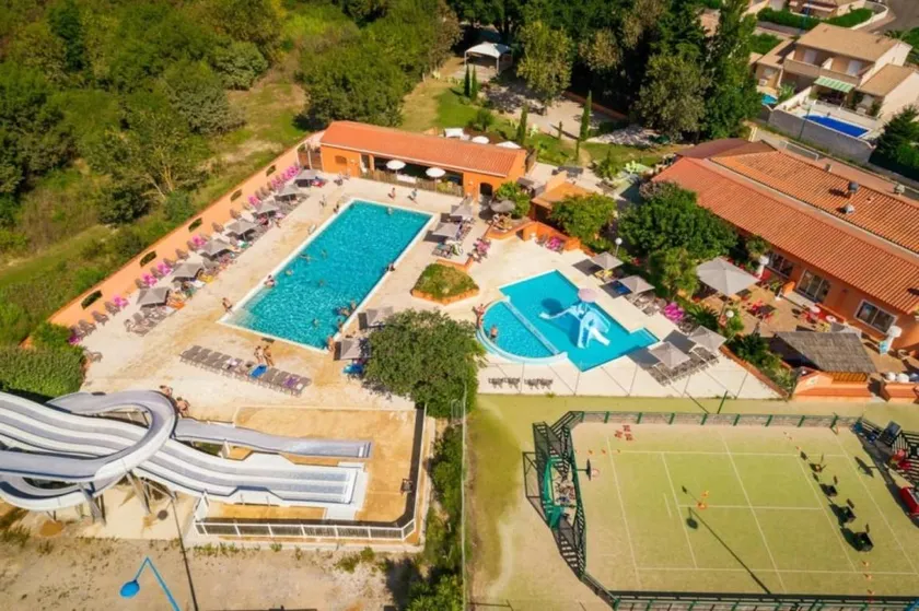 Camping convivial et familial avec jardin, barbecue et piscine chauffée - Image 1