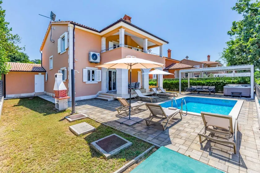Voll ausgestattete Villa mit Pool und Terrasse | Haustierfreundlich - Image 1