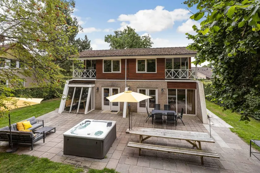 House with garden, jacuzzi & barbecue | Sea view | Pet-friendly - Image 1