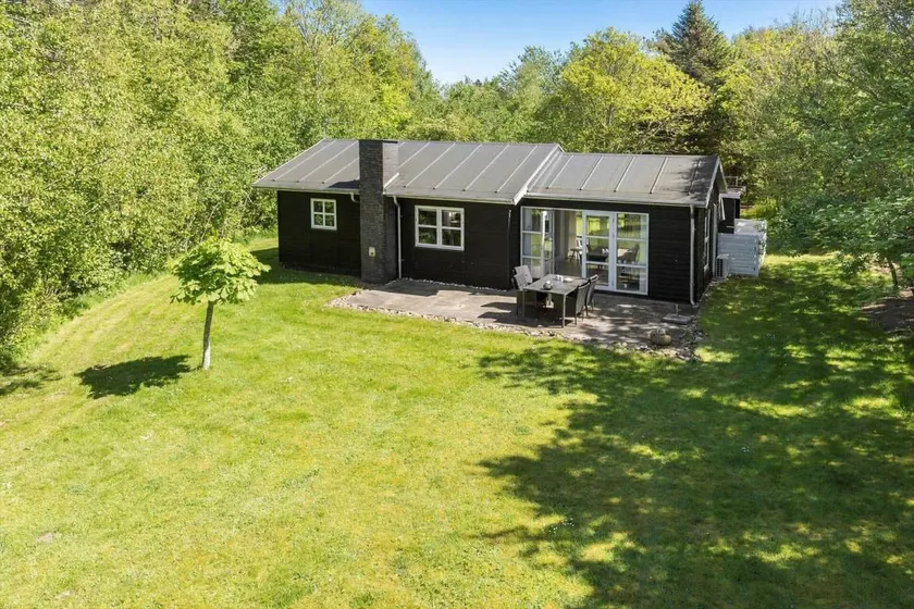 House with terrace & barbeque - Image 1