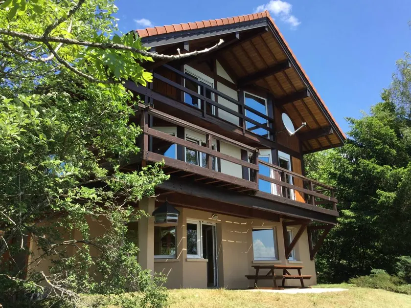 Gîte avec jardin, barbecue et terrasse | Vue ville - Image 1