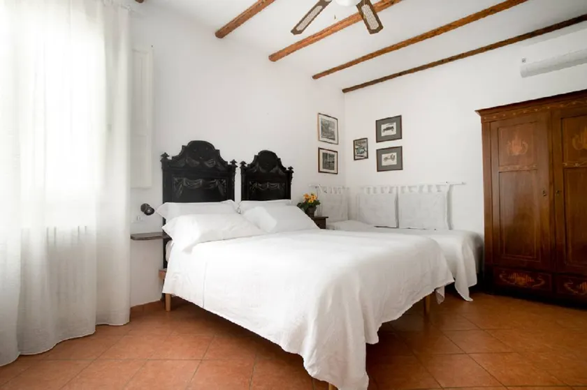 Casina dei Preti - Relais di campagna B&B: Camera Rossa - Image 1