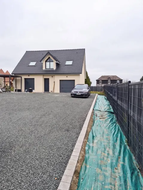House with garden, terrace & barbecue | Garden view - Image 1