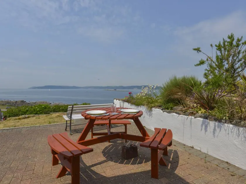 Cottage with garden | Beach view - Image 1