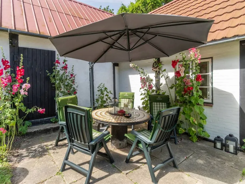 Holiday Home Héléne 2 4km from the sea by Interhome - Image 1
