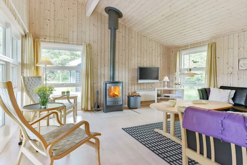 Fully equipped nice holiday home with terrace & sauna - Image 1