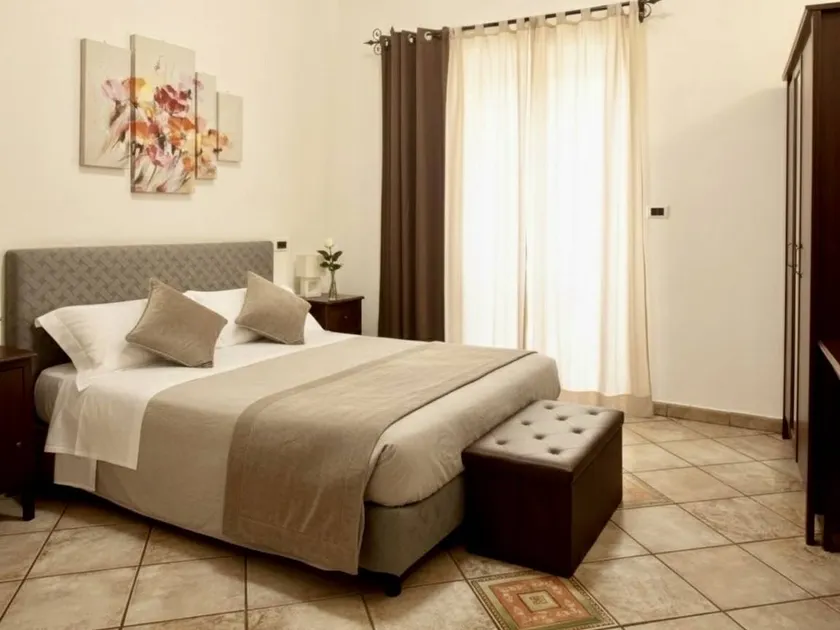 Family-friendly lovely bed & breakfast with garden & private pool - Image 1