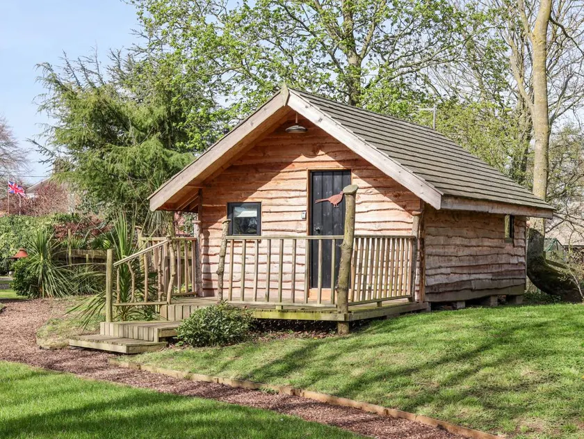 Cottage with garden - Image 1