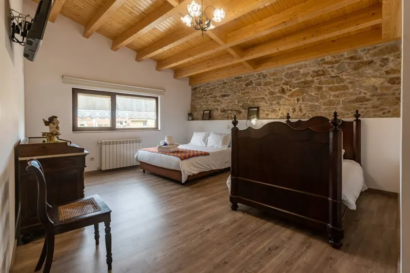 Casa con piscina e giardino - Image 1