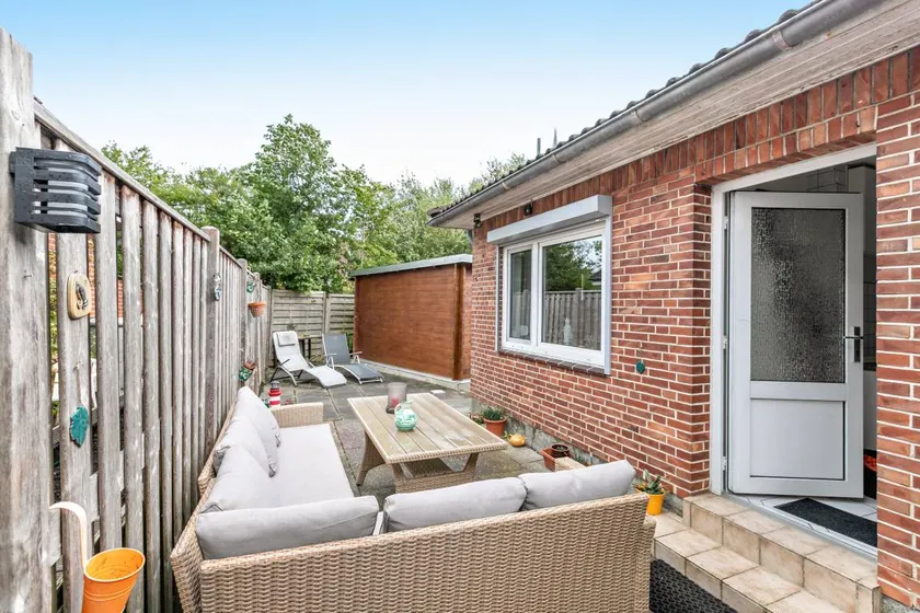Holiday Home 'Bungalow' with Private Terrace, Garden, and Wi-Fi - Image 1