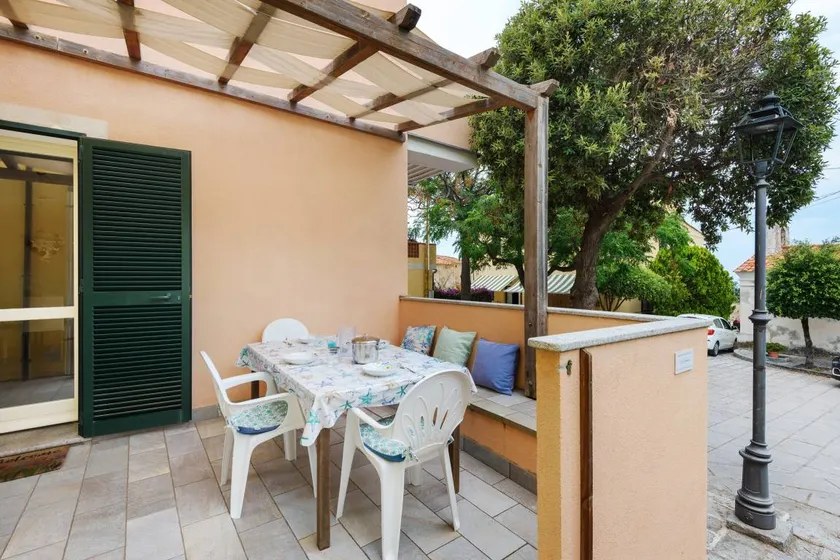Ferienhaus mit Grill und Terrasse | Perfekt für die Arbeit von Zuhause - Image 1