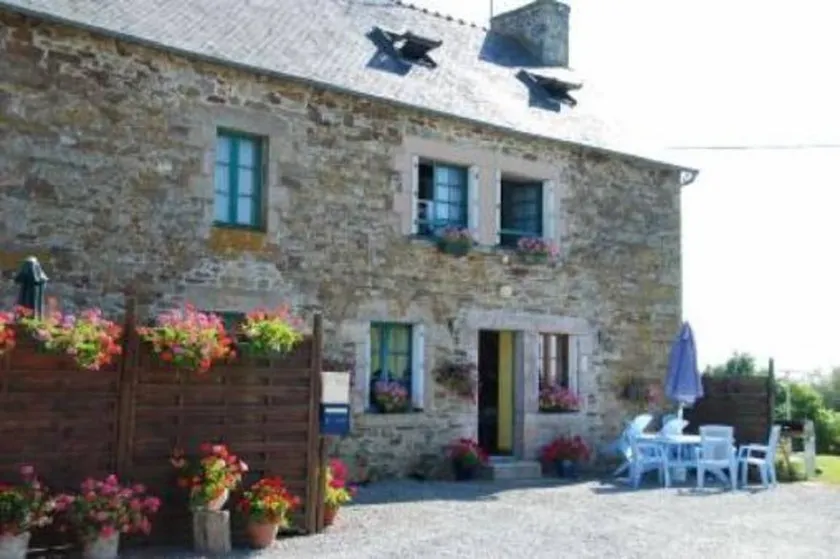 House with BBQ & garden | Garden view - Image 1