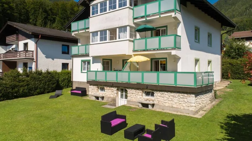 Apartment with terrace & garden - Image 1