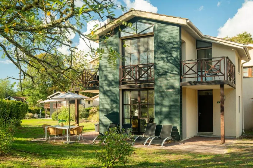 Maison avec barbecue, jardin et terrasse - Image 1