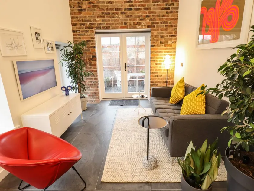 Fully equipped lovely cottage with garden - Image 1