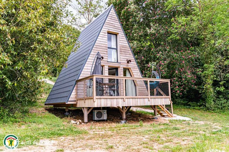 Nice gite with heated pool - Image 1