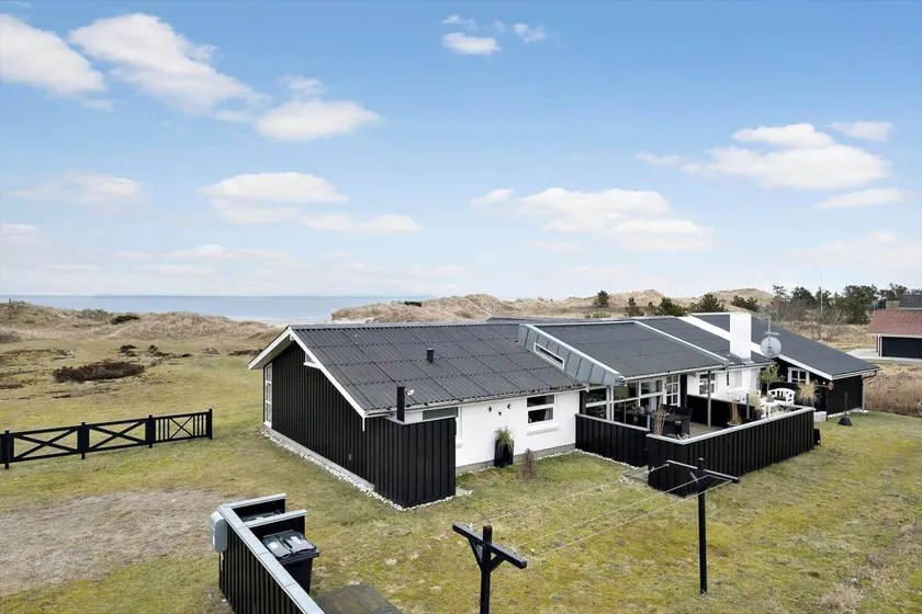 Fully equipped beautiful house with sauna, barbeque & terrace | Sea view | Beach nearby - Image 1