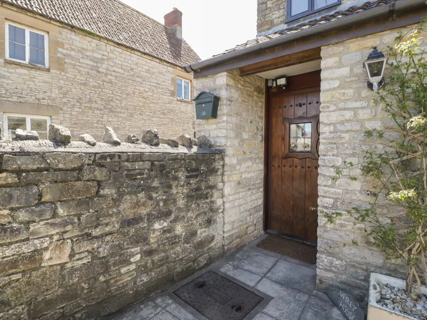 Family-oriented charming cottage with garden | Dogs allowed - Image 1