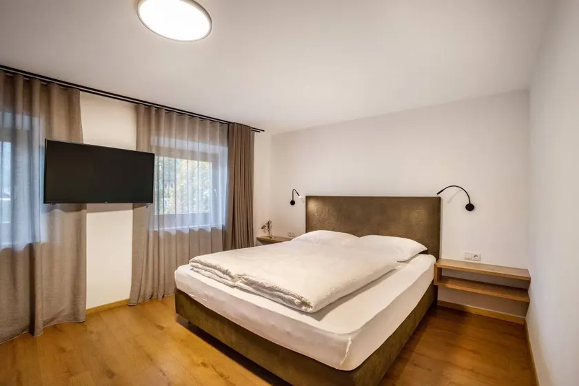 Studio with garden, barbeque & pool | Mountain view | Perfect for remote work - Image 1