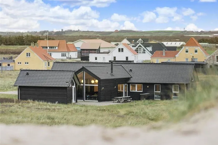 Fully equipped house with sauna, barbeque & terrace | Next to the beach | Pets are welcome - Image 1