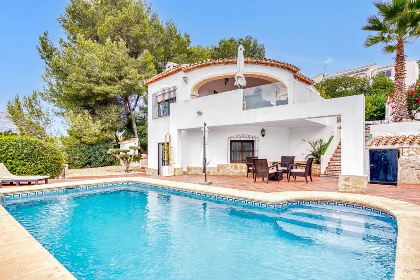 Villa with terrace, private pool & garden | Mountain view - Image 1
