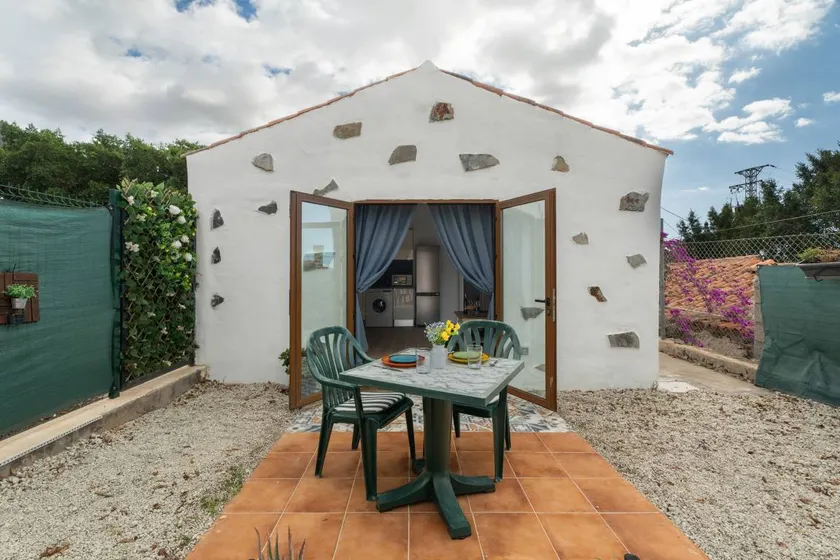 Vacation Home 'Casa Joy' with Sea View, Wi-Fi and Air Conditioning - Image 1