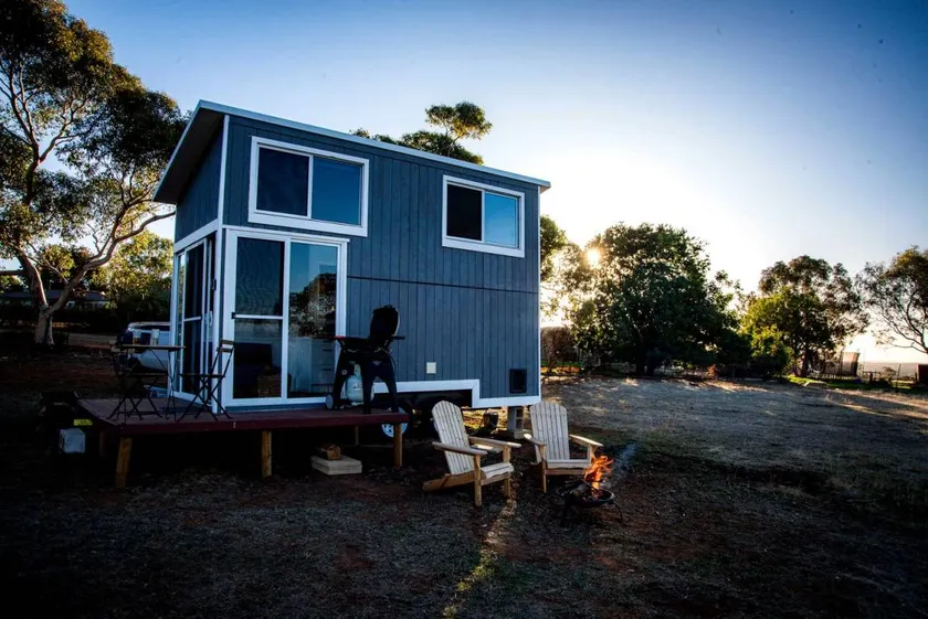 Charming Tiny House Overlooking the Table Top Mountains and Surrounded by Nature in Jindera, New South Wales - Image 1