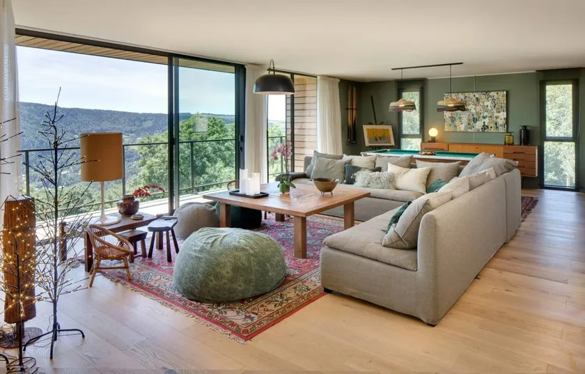 Contemporary mountain retreat with Sancy views - Image 1