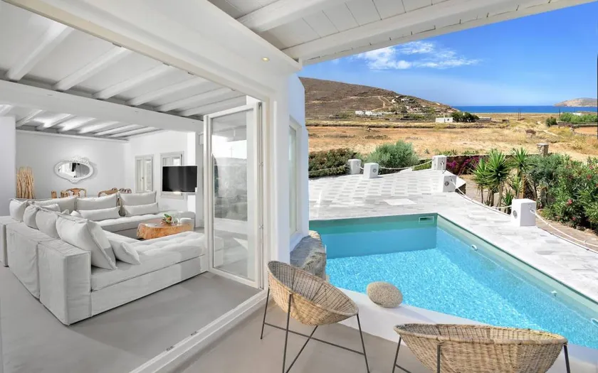 Family-friendly pleasant villa with terrace & private pool | Sea view - Image 1