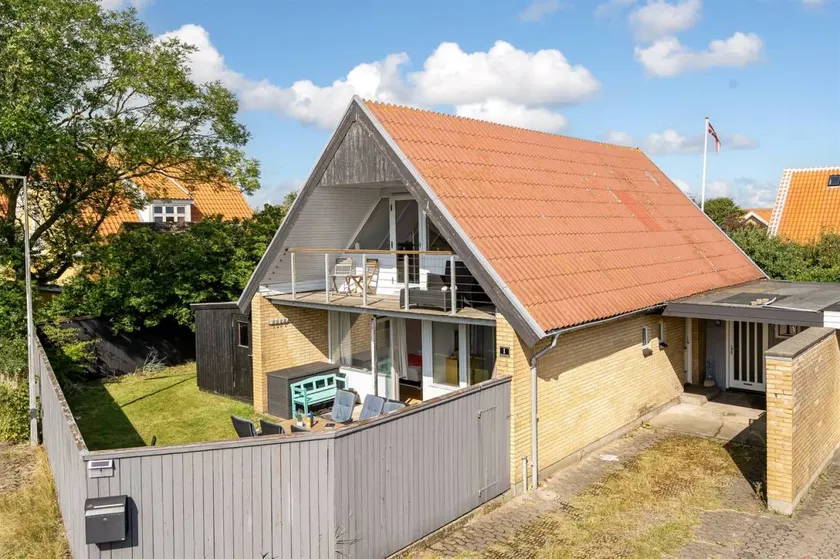 House with terrace & barbeque - Image 1