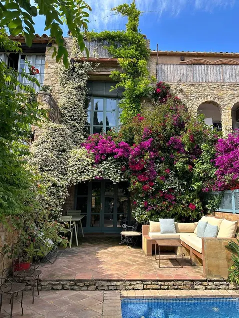 Maison avec terrasse, piscine privée et jardin | Vue ville - Image 1