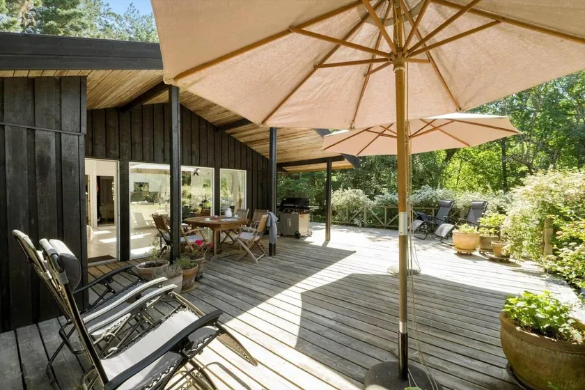 Holiday home with terrace & barbecue - Image 1