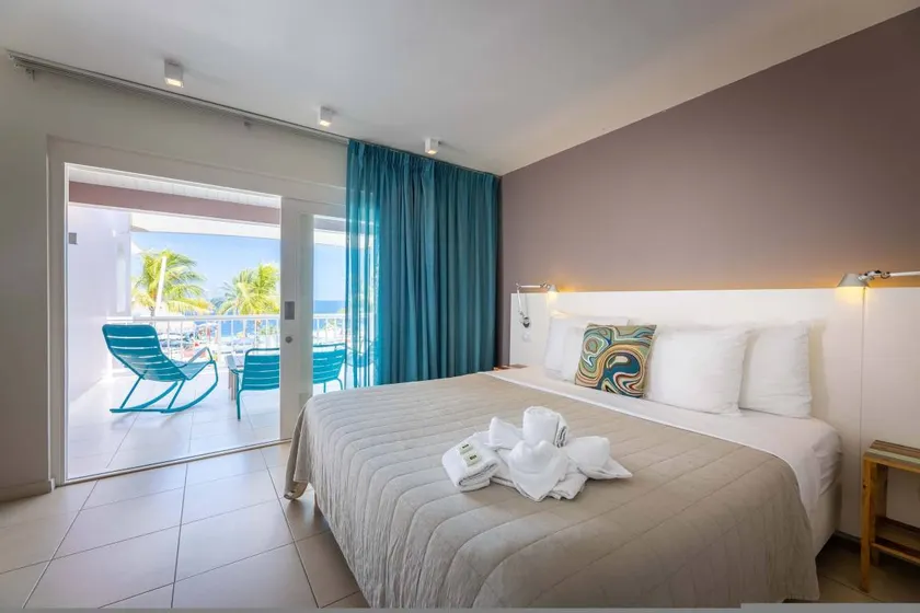Ocean Pool View Deluxe Suite - Image 1