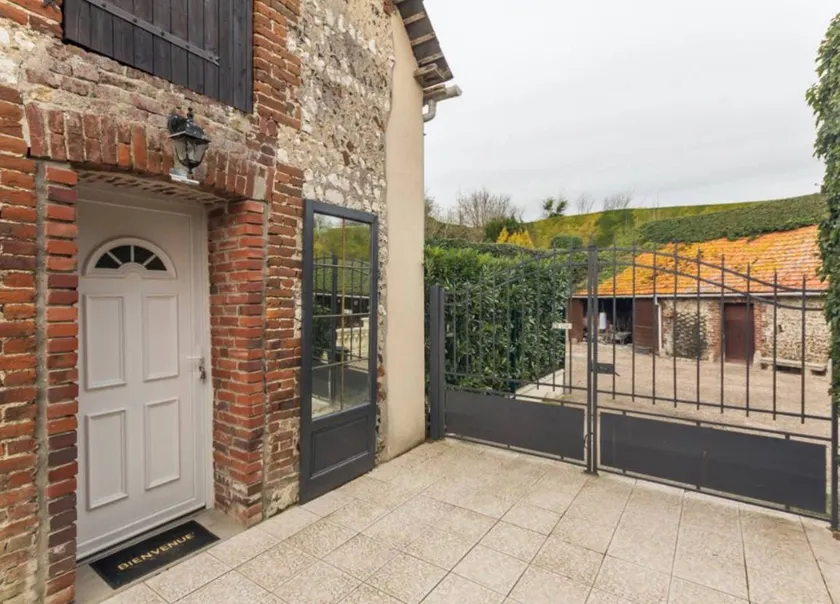 House with garden, BBQ & terrace | Garden view - Image 1
